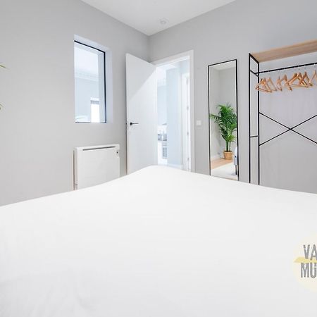 Modern Apt & Cool Interior Design A 20 Metros Del Retiro E1 Madrid Extérieur photo