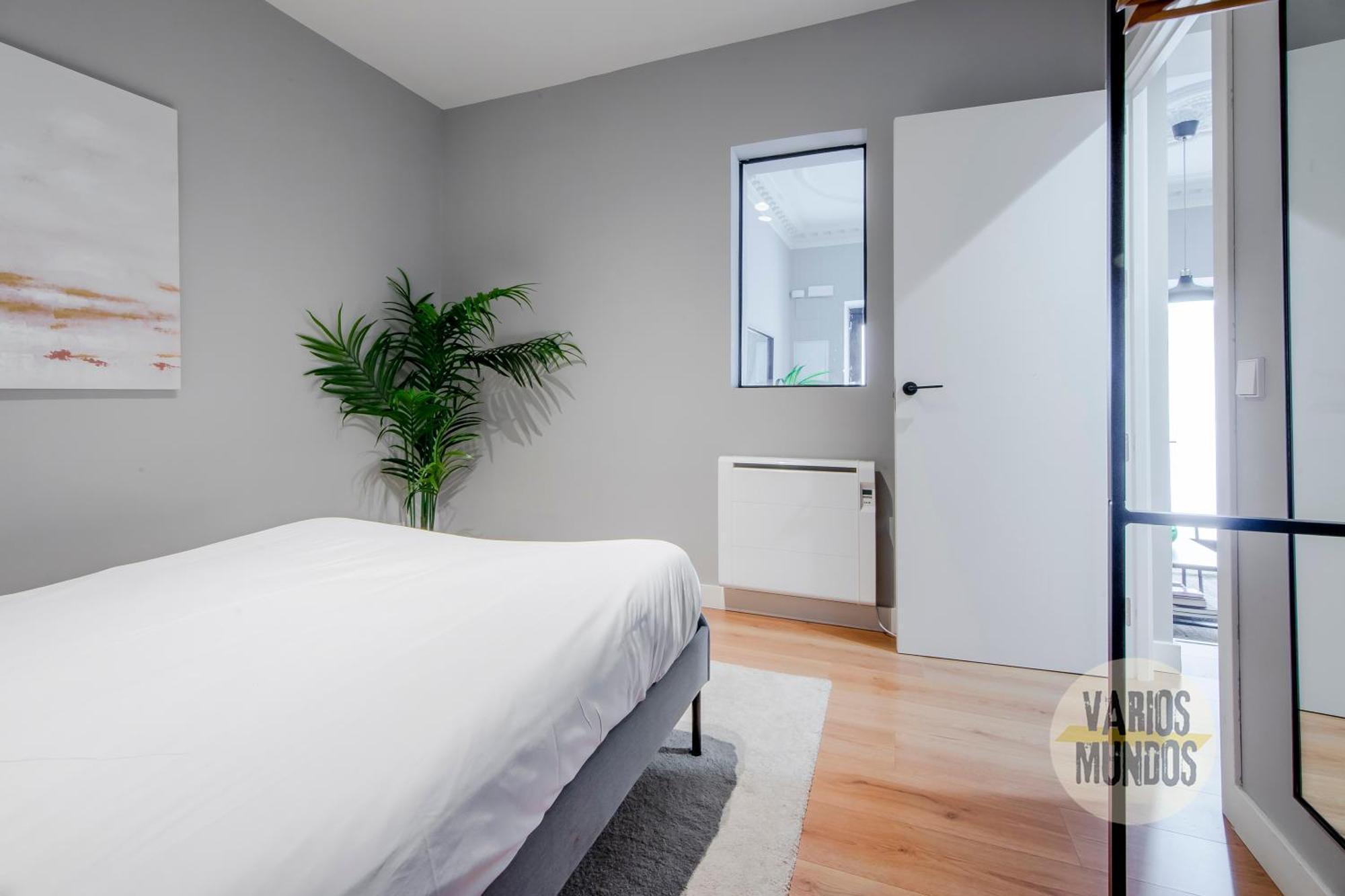 Modern Apt & Cool Interior Design A 20 Metros Del Retiro E1 Madrid Extérieur photo