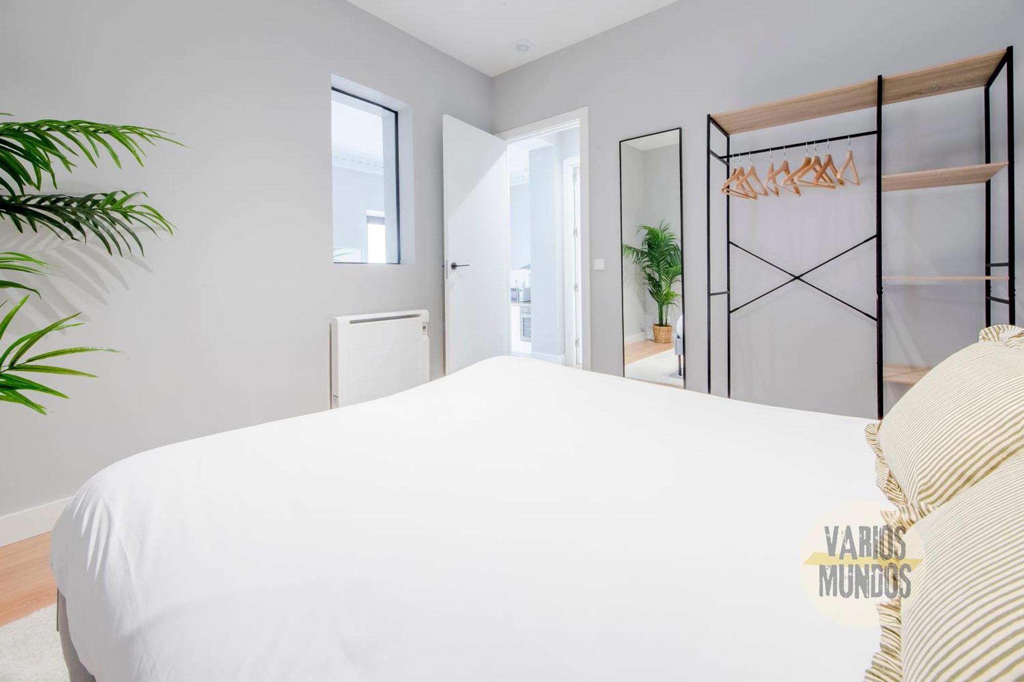 Modern Apt & Cool Interior Design A 20 Metros Del Retiro E1 Madrid Extérieur photo